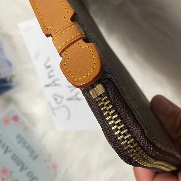 🤩TRAVEL ORGANIZER MONGRAM WALLET🤩 - Picture 4 of 16